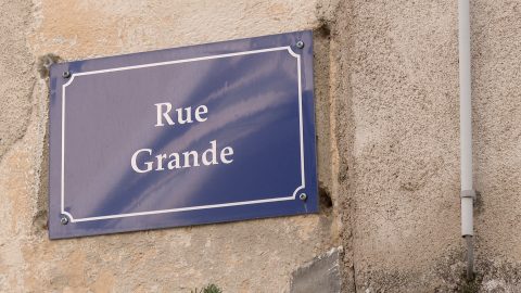 À Argenton-sur-Creuse, la rue Grande reprend des couleurs