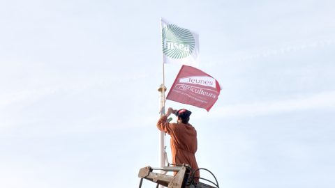 Non au Mercosur : les agriculteurs protestent.