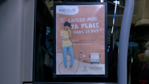 Laisse-moi ta place dans le bus : une campagne de communication de Kéolis