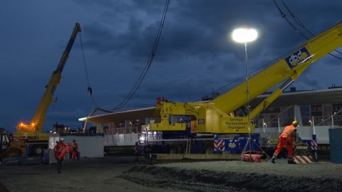 L'installation de la nouvelle passerelle de Châteauroux