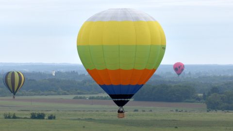 25 Montgolfières décollent depuis le Château de Valençay